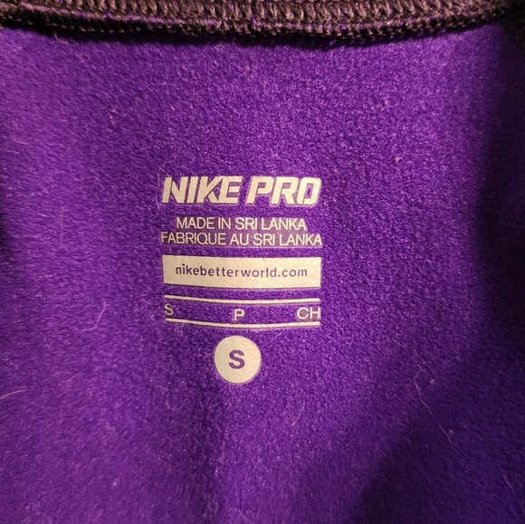 Nike Athletic top - Picture 3 of 3